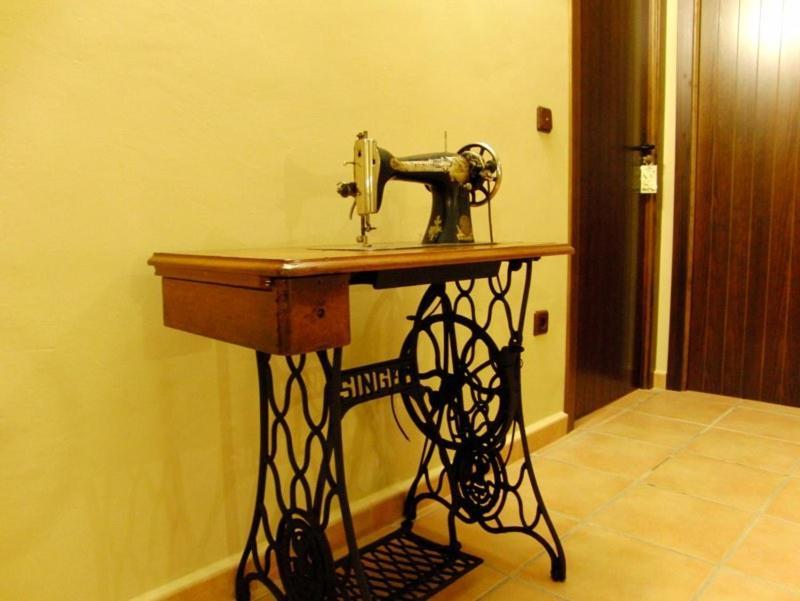 Hotel El Romeral Almaden de la Plata Luaran gambar
