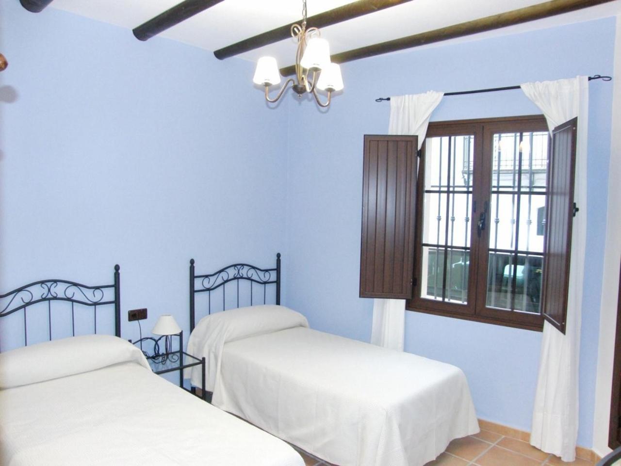 Hotel El Romeral Almaden de la Plata Luaran gambar